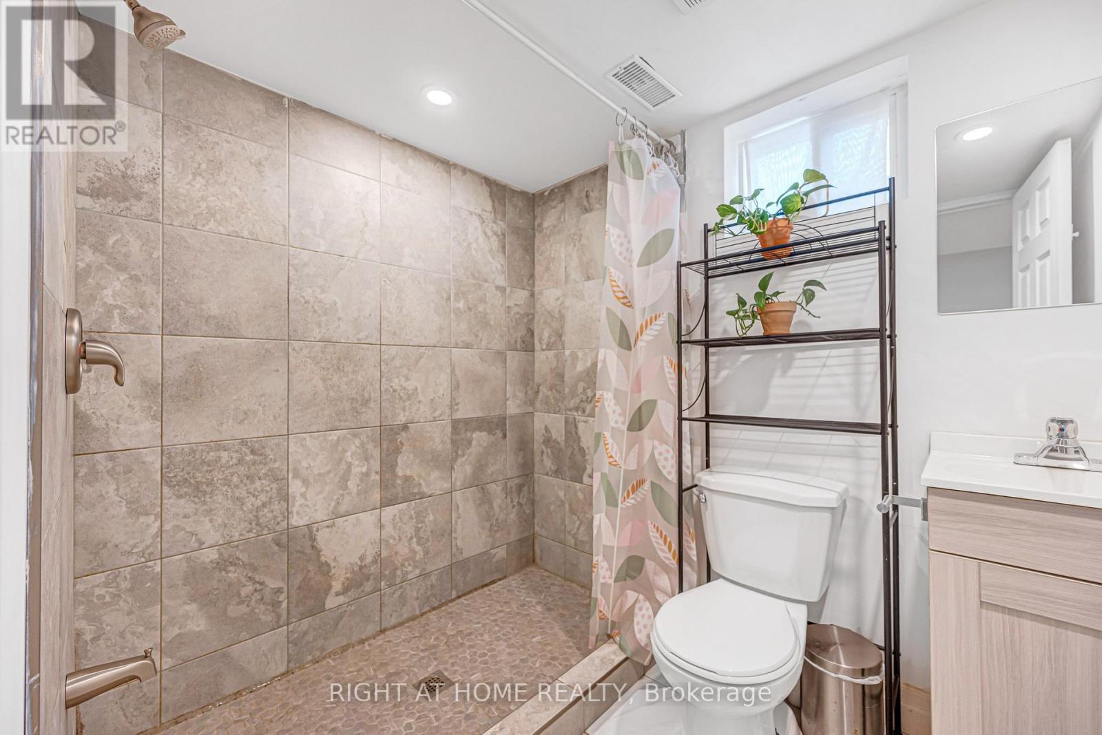 121 Hearst Circle Property Photo 38
