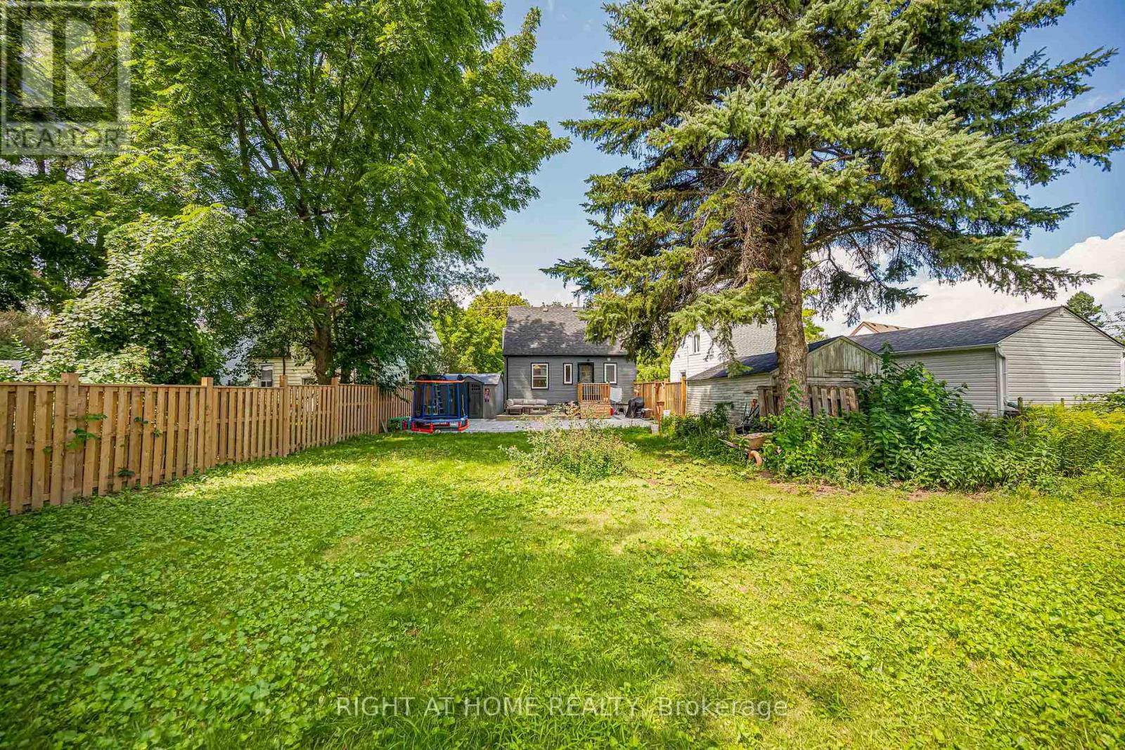 121 Hearst Circle Property Photo 43