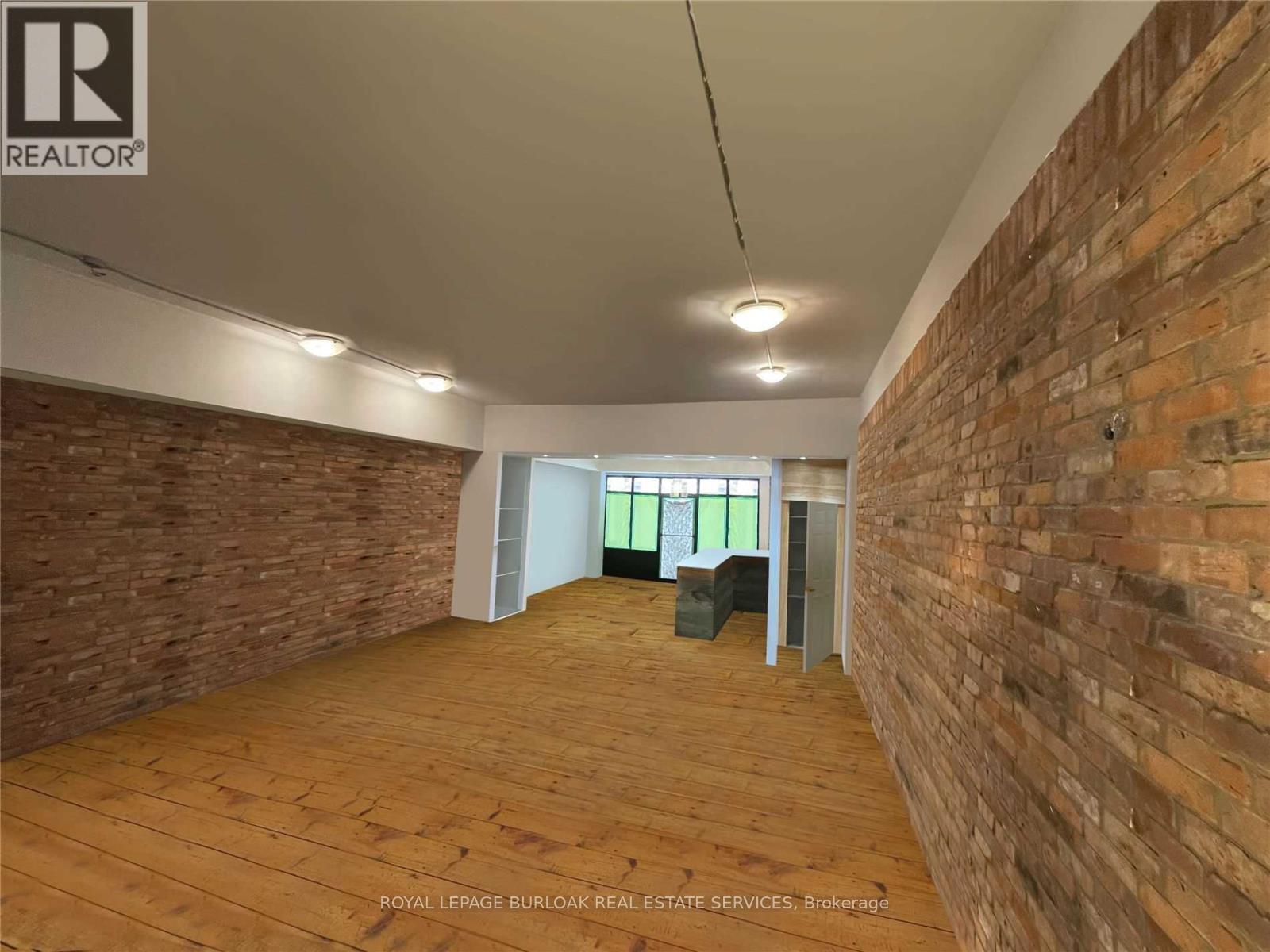 453 Brant Street Property Photo 5