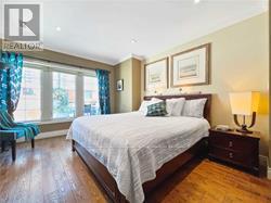 453 Brant Street Property Photo 12