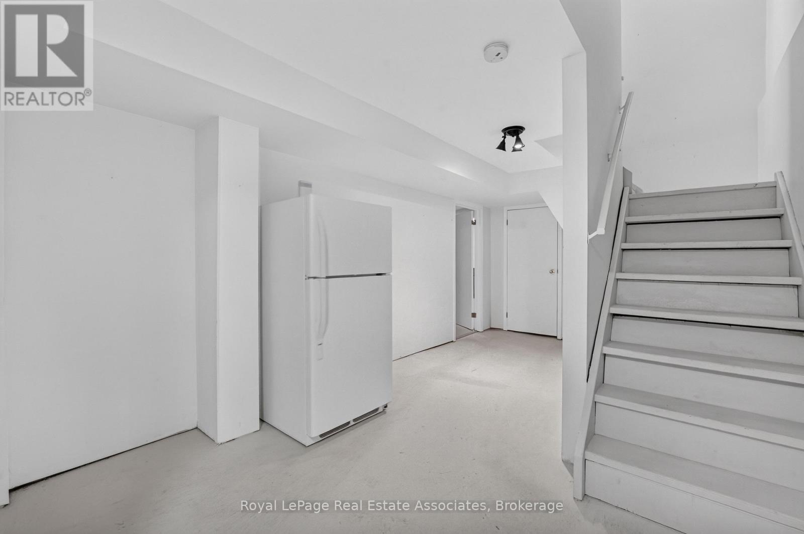 8 Horsham Street Property Photo 35