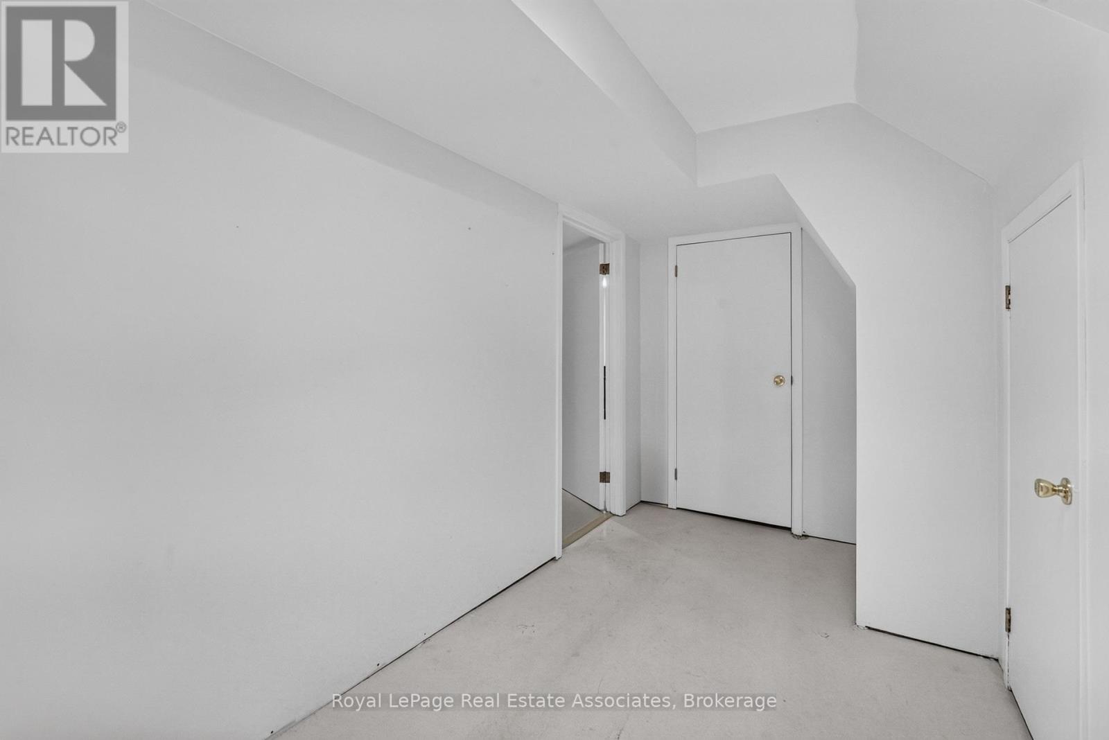 8 Horsham Street Property Photo 36
