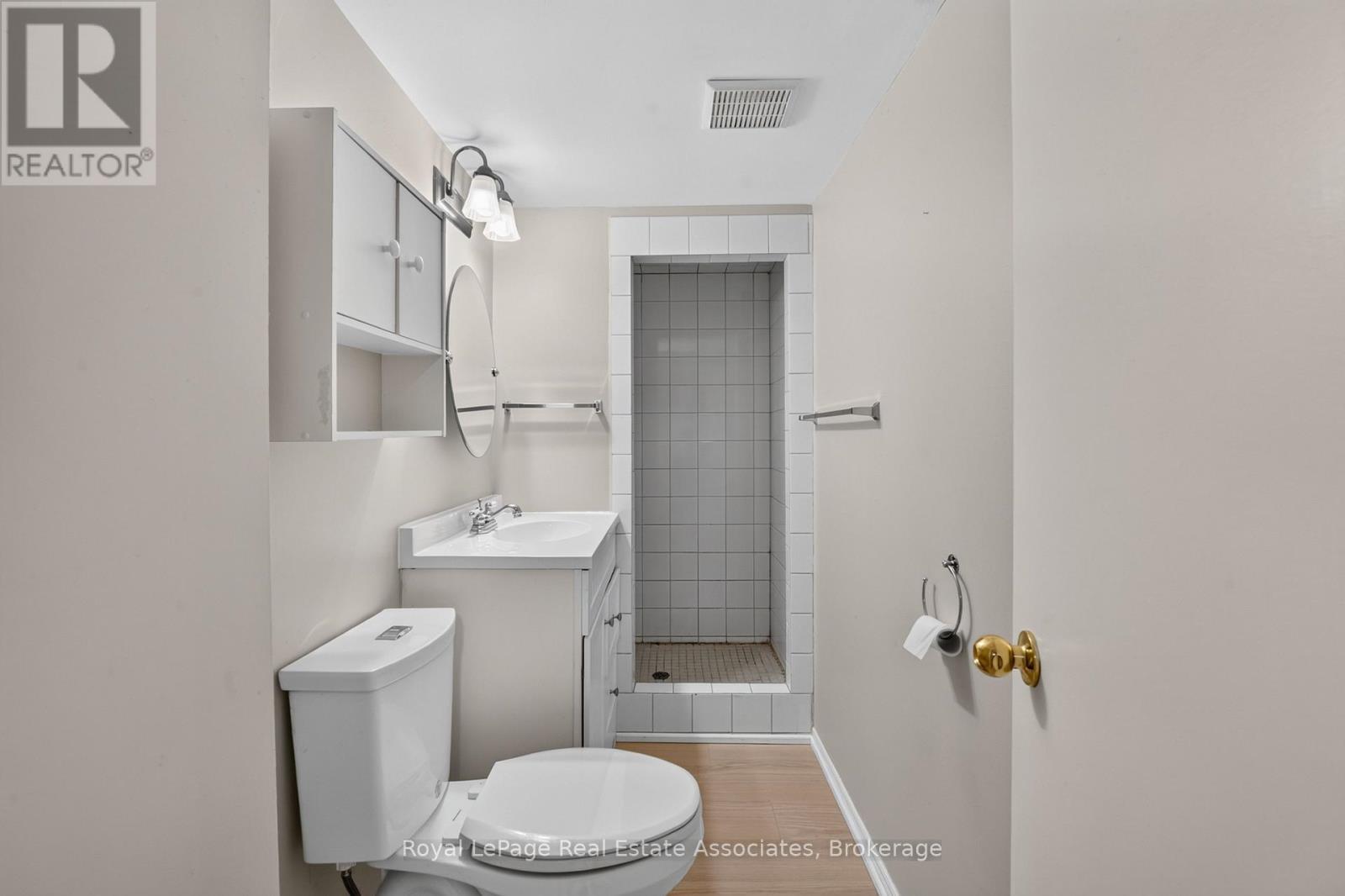 8 Horsham Street Property Photo 42