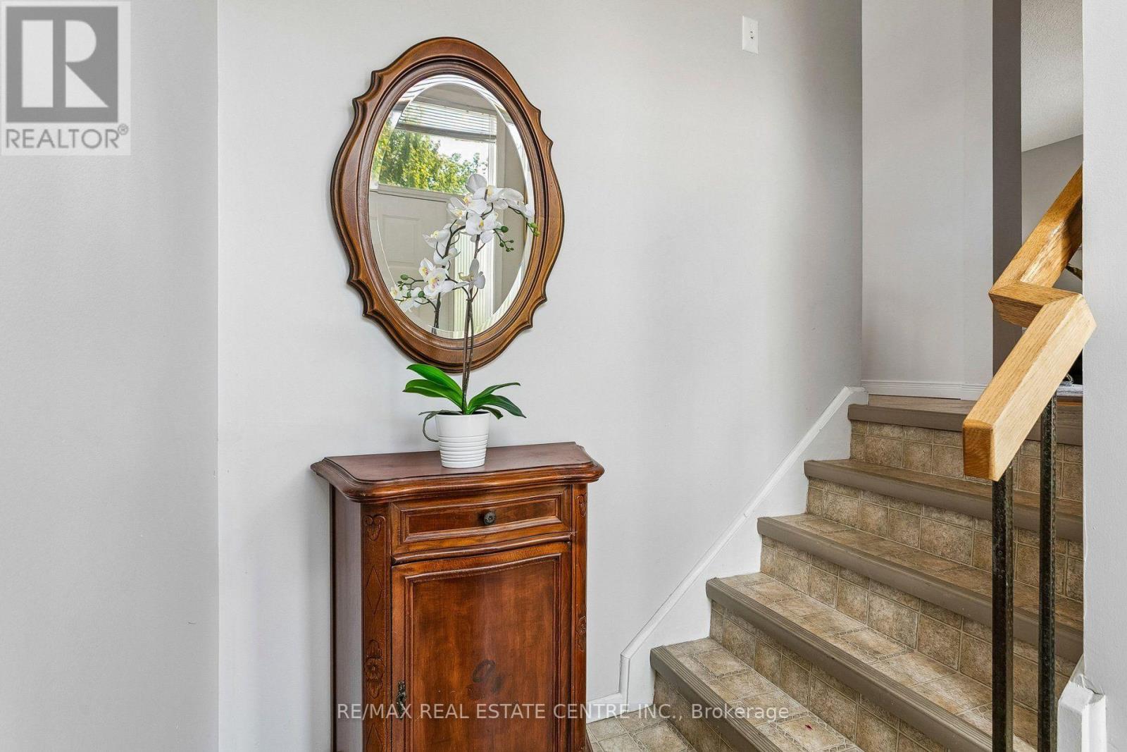 5 Hockley Path Property Photo 5