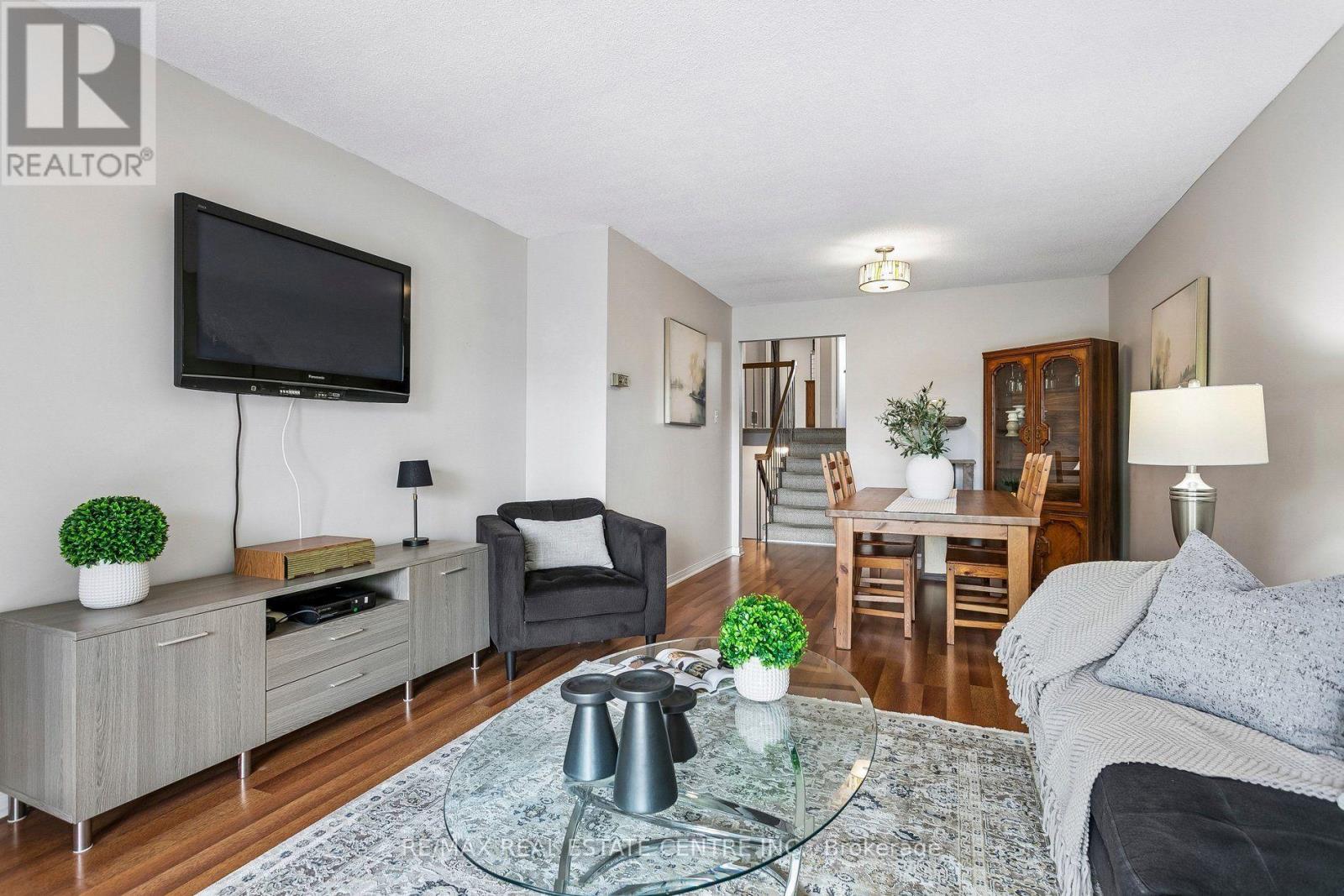 5 Hockley Path Property Photo 12