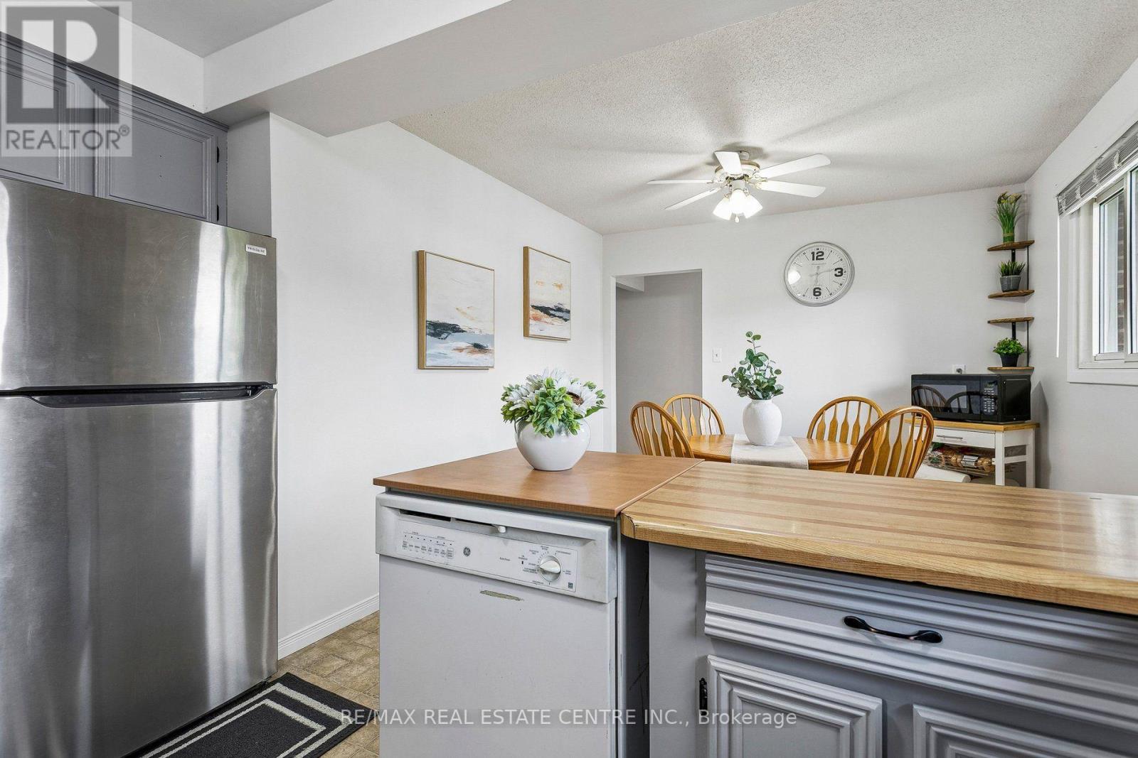 5 Hockley Path Property Photo 17