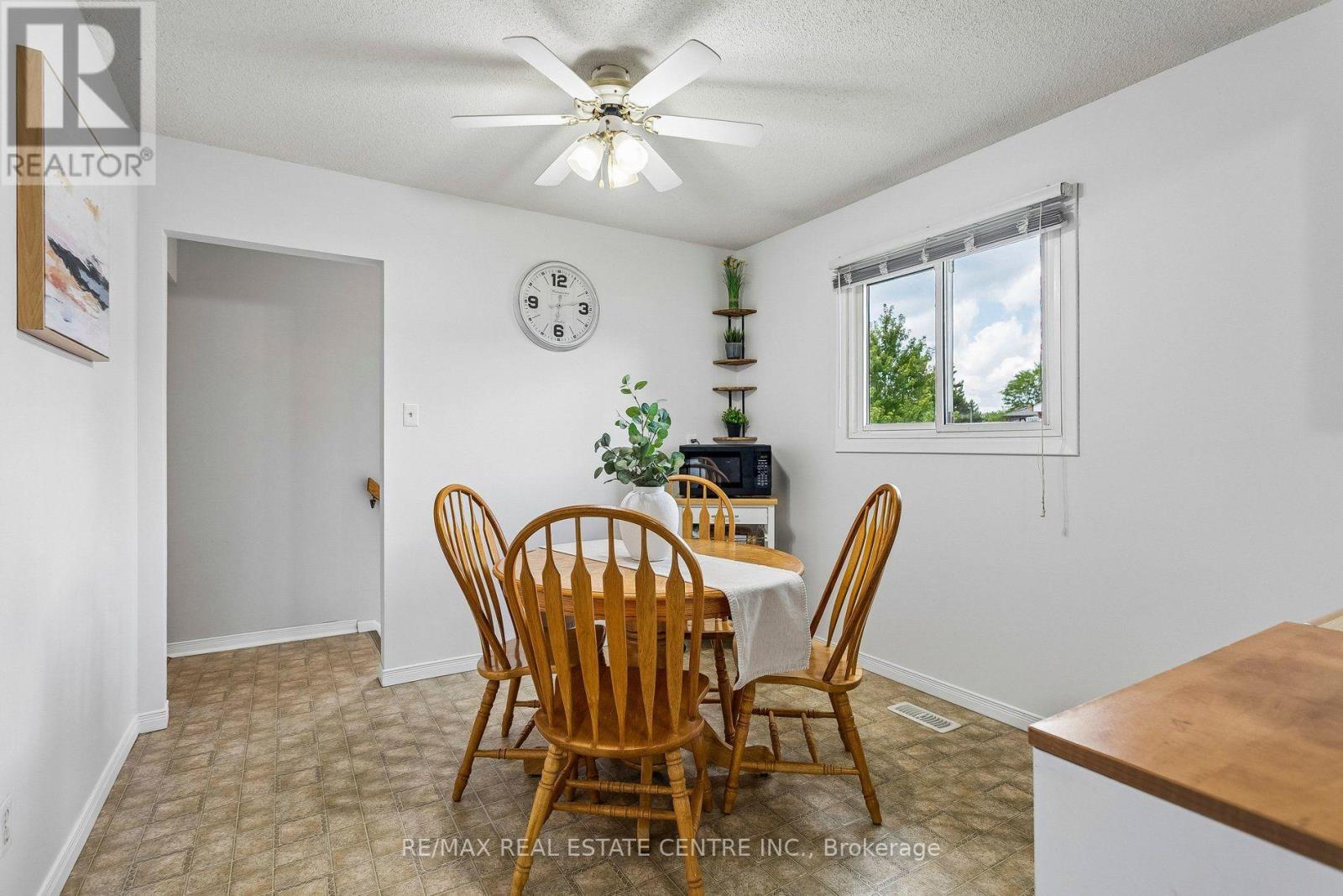 5 Hockley Path Property Photo 19