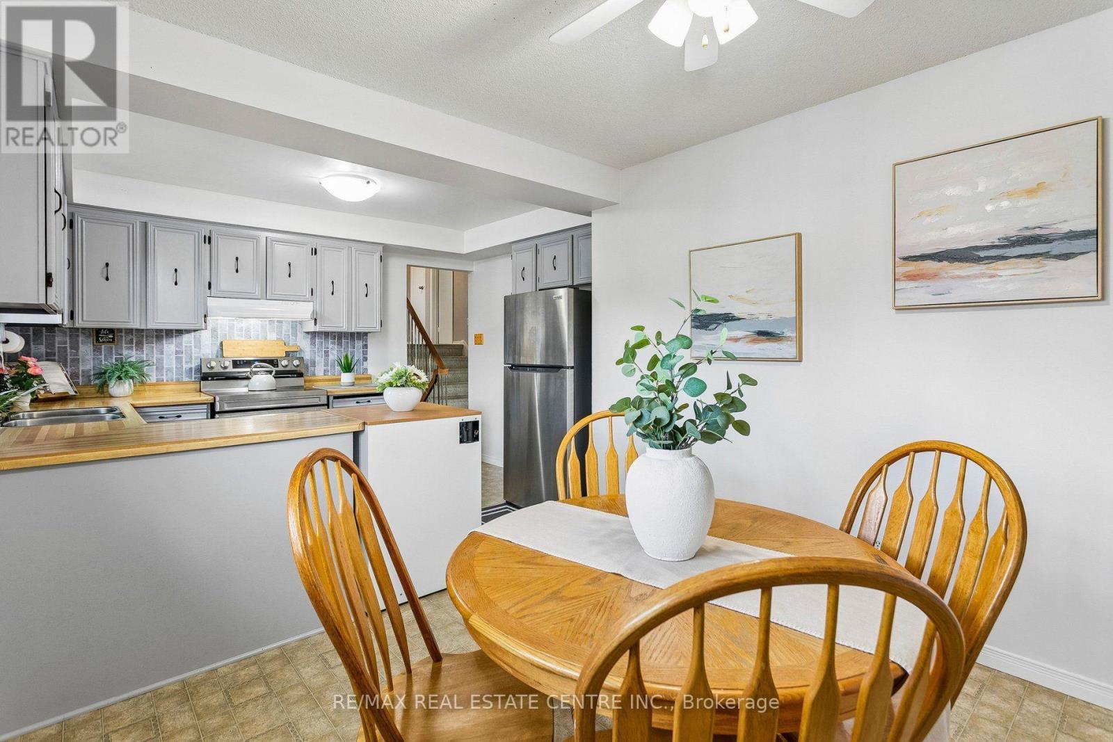 5 Hockley Path Property Photo 20