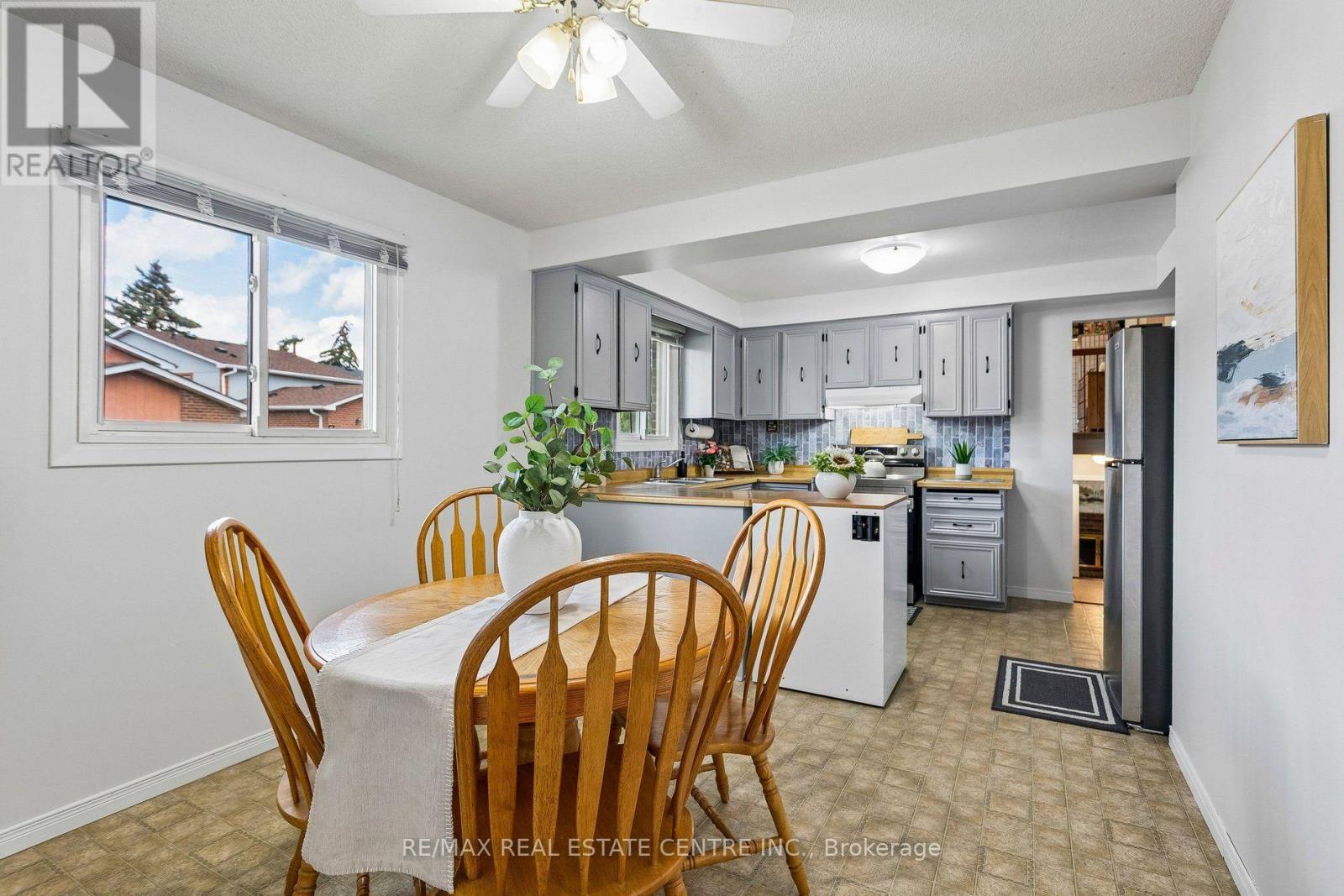 5 Hockley Path Property Photo 21