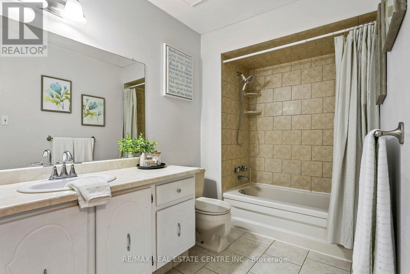 5 Hockley Path Property Photo 27