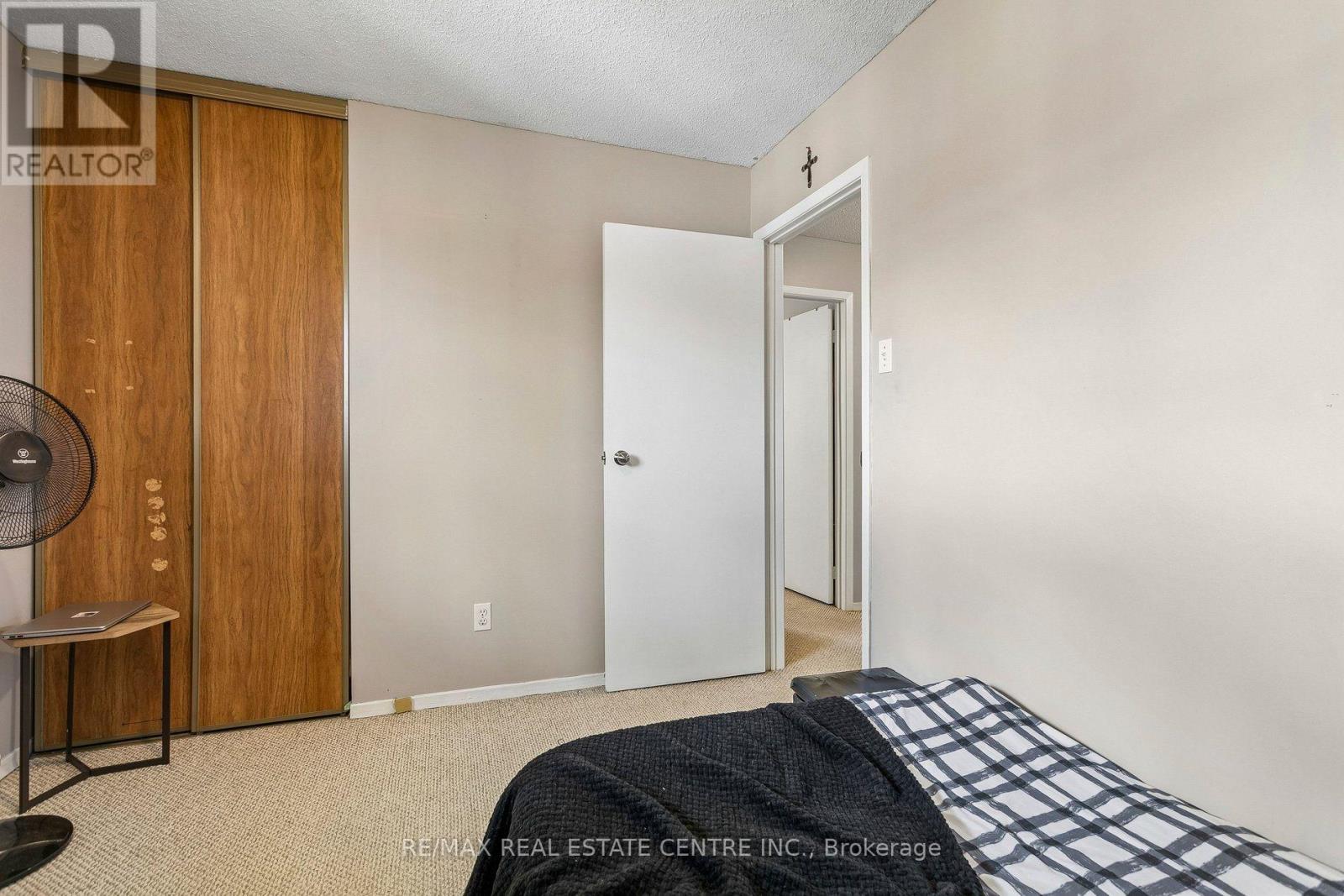5 Hockley Path Property Photo 29
