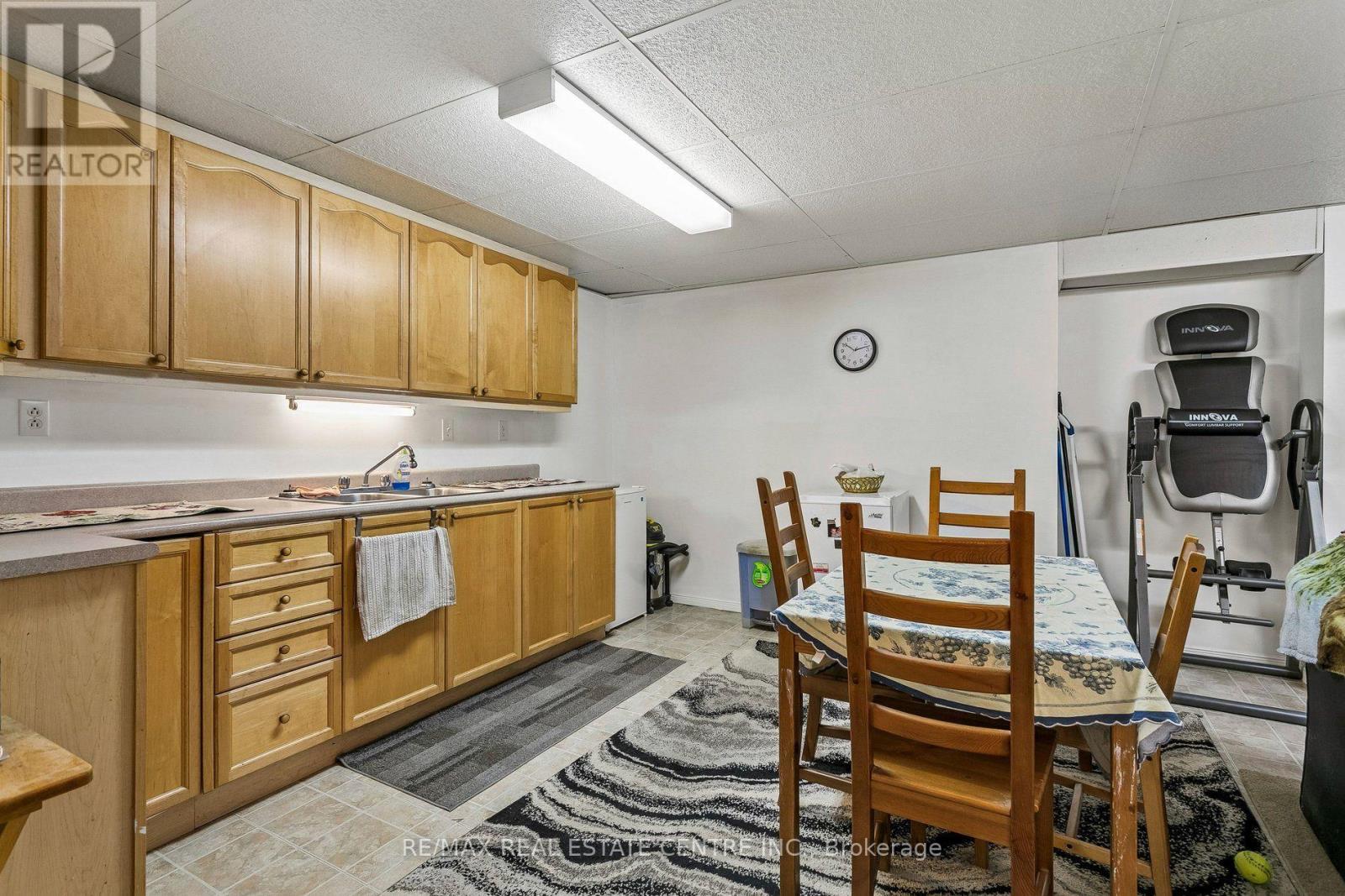 5 Hockley Path Property Photo 43