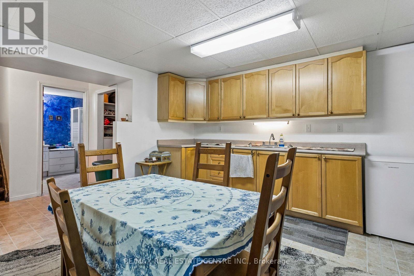 5 Hockley Path Property Photo 44