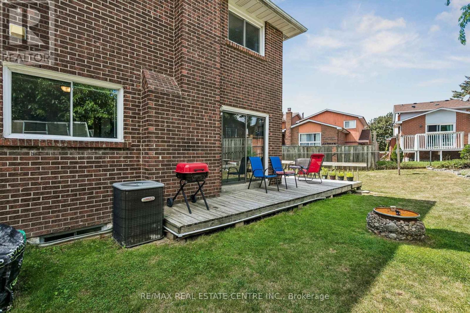 5 Hockley Path Property Photo 49