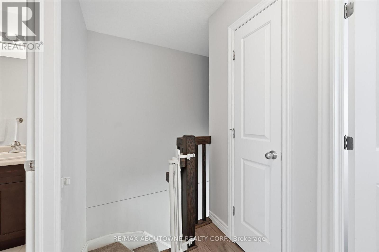 10 - 2985 Jackson Drive Property Photo 25