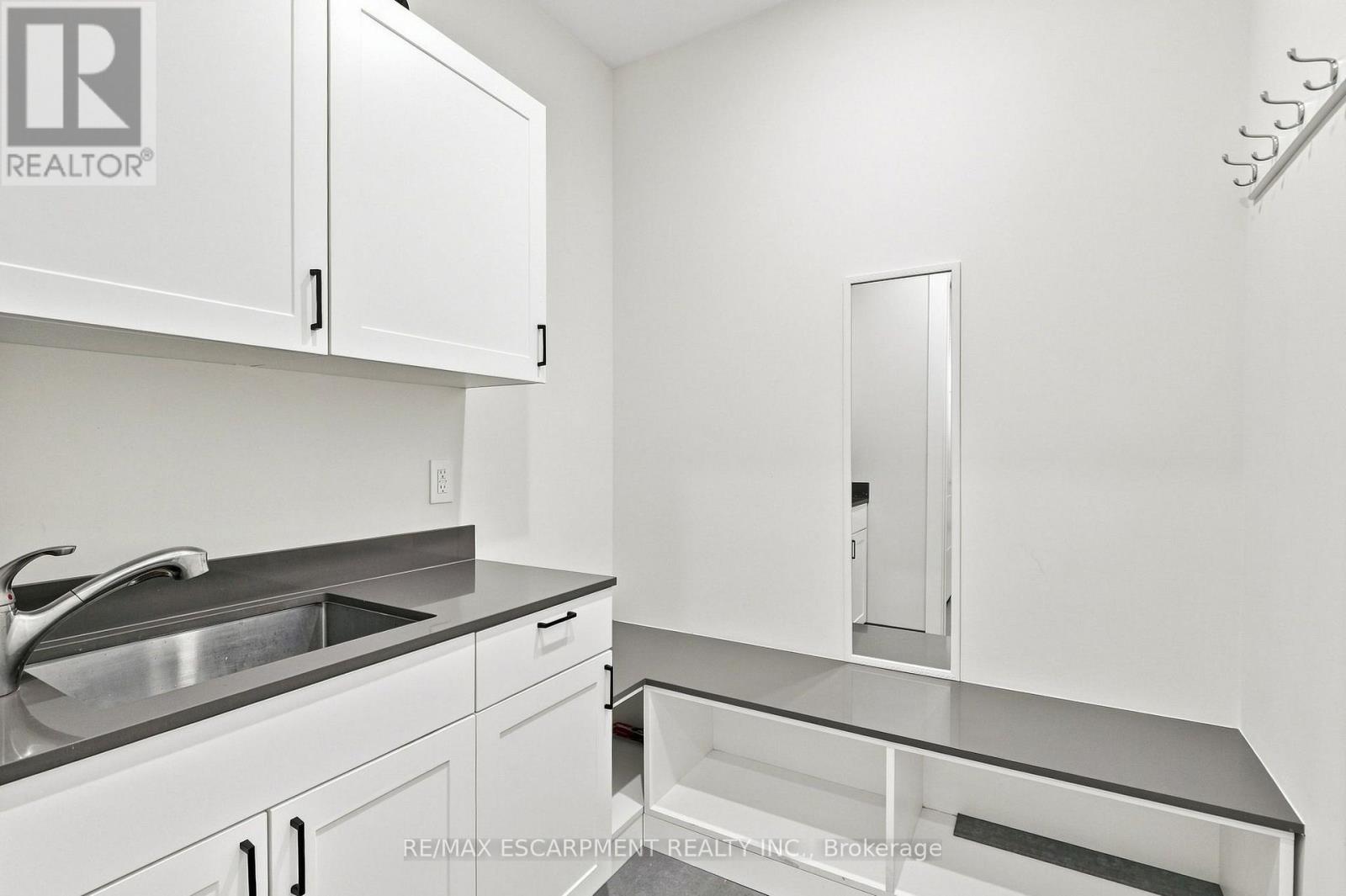 1181 Ogden Avenue Property Photo 20