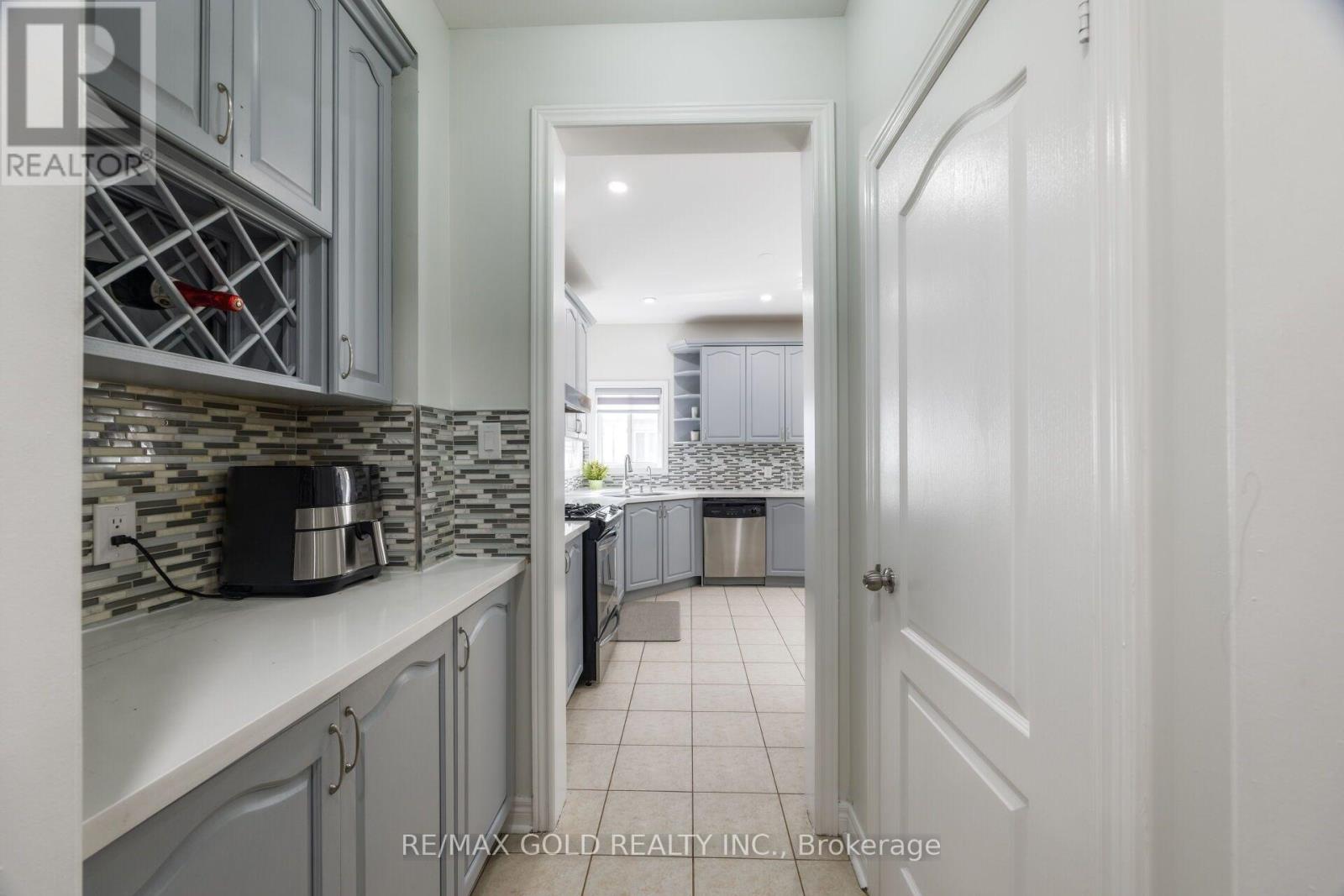 50 Northface Crescent Property Photo 23
