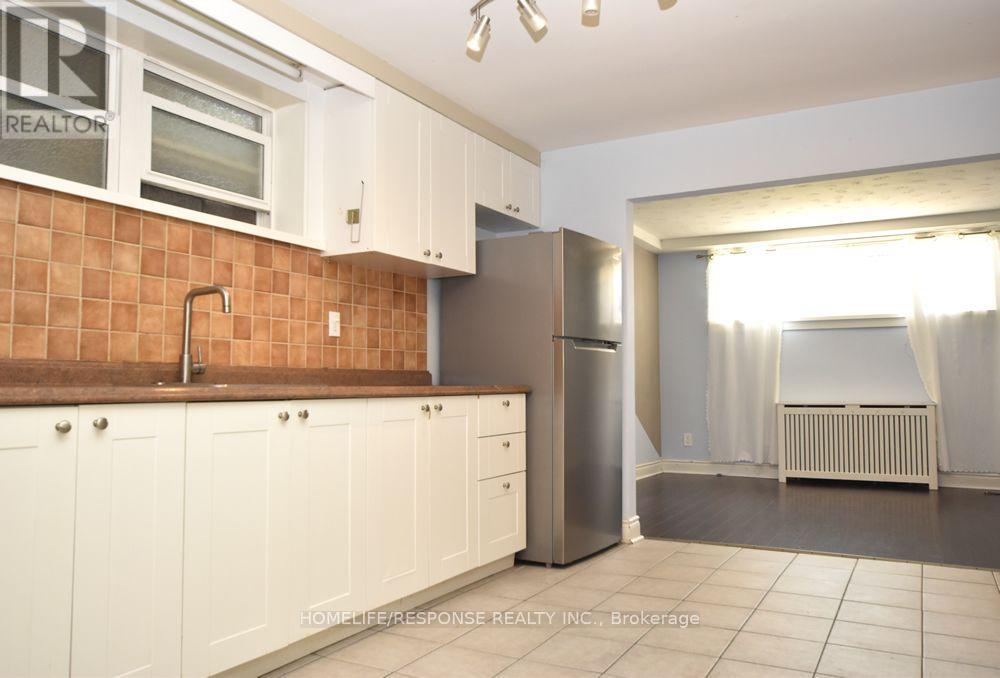 1 - 42 EMERALD CRESCENT