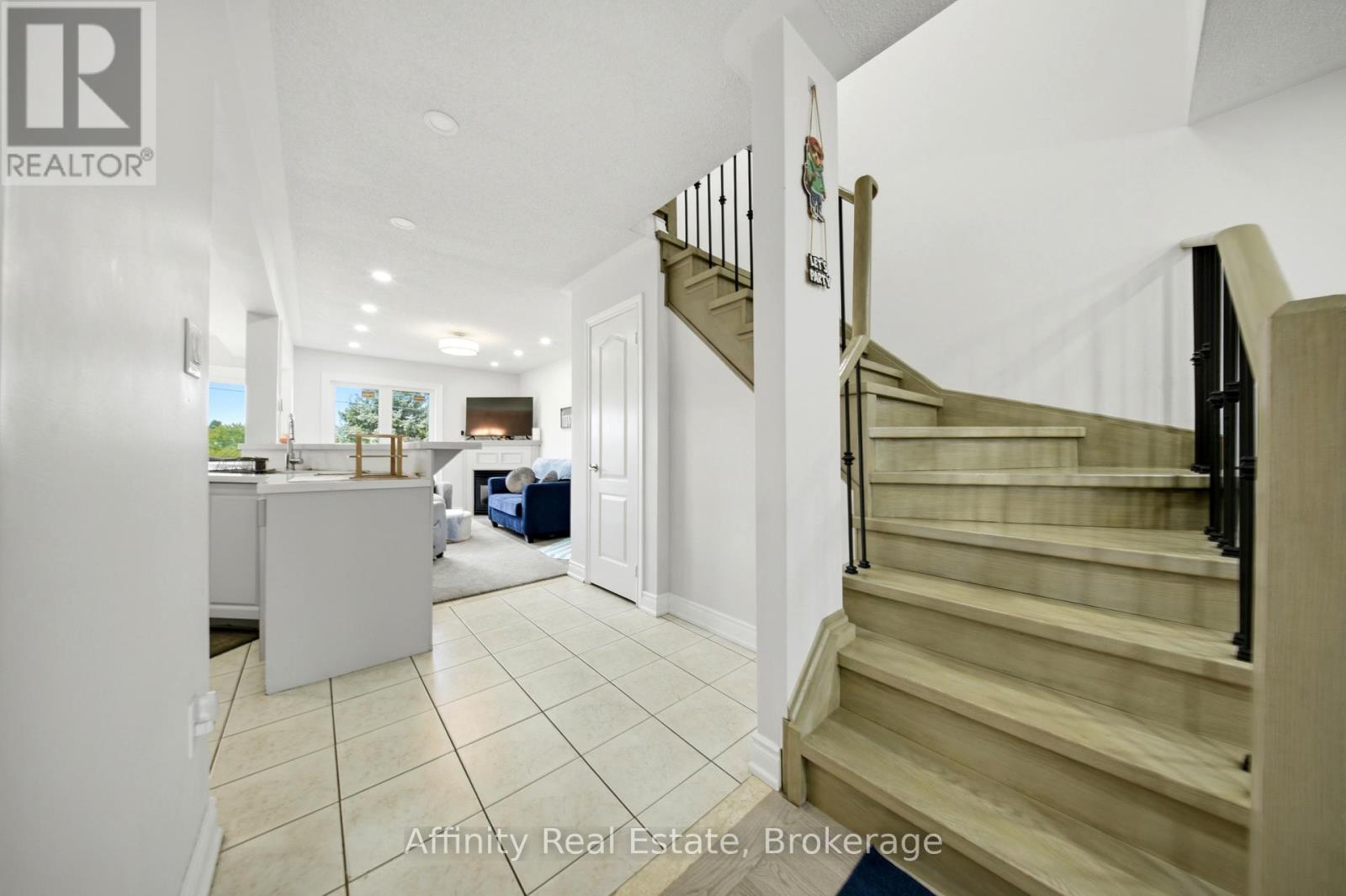 19 - 1575 South Parade Court Property Photo 14