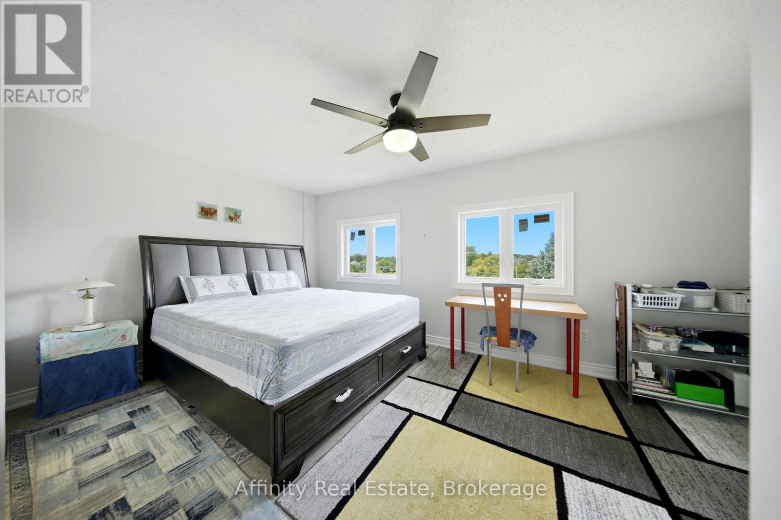 19 - 1575 South Parade Court Property Photo 28
