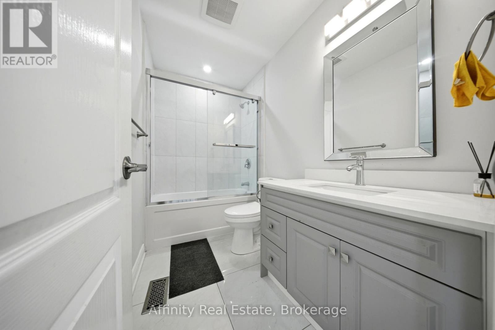 19 - 1575 South Parade Court Property Photo 39