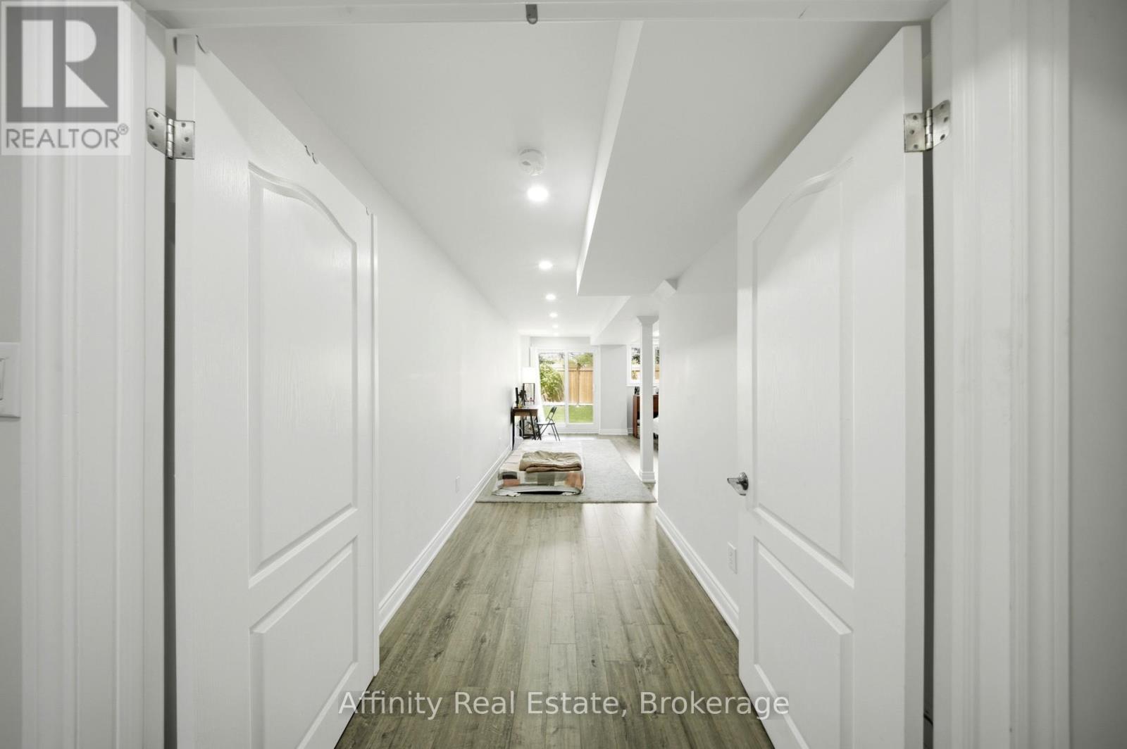 19 - 1575 South Parade Court Property Photo 41