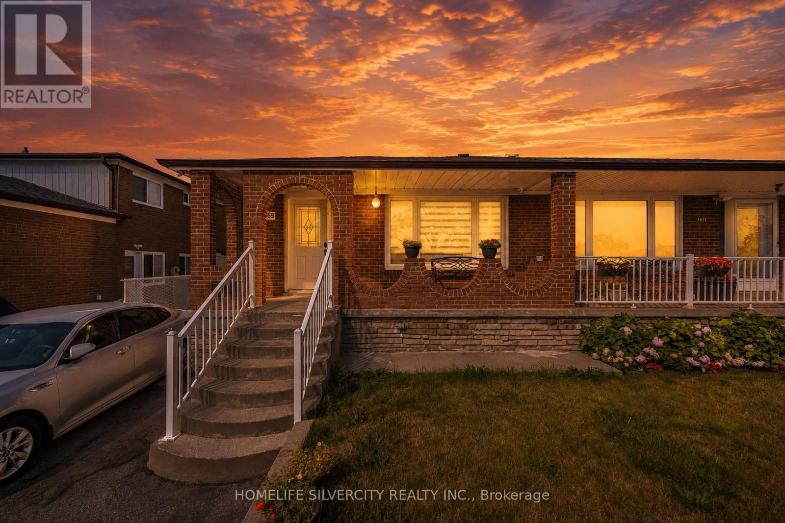 3669 Corliss Crescent Property Photo 2