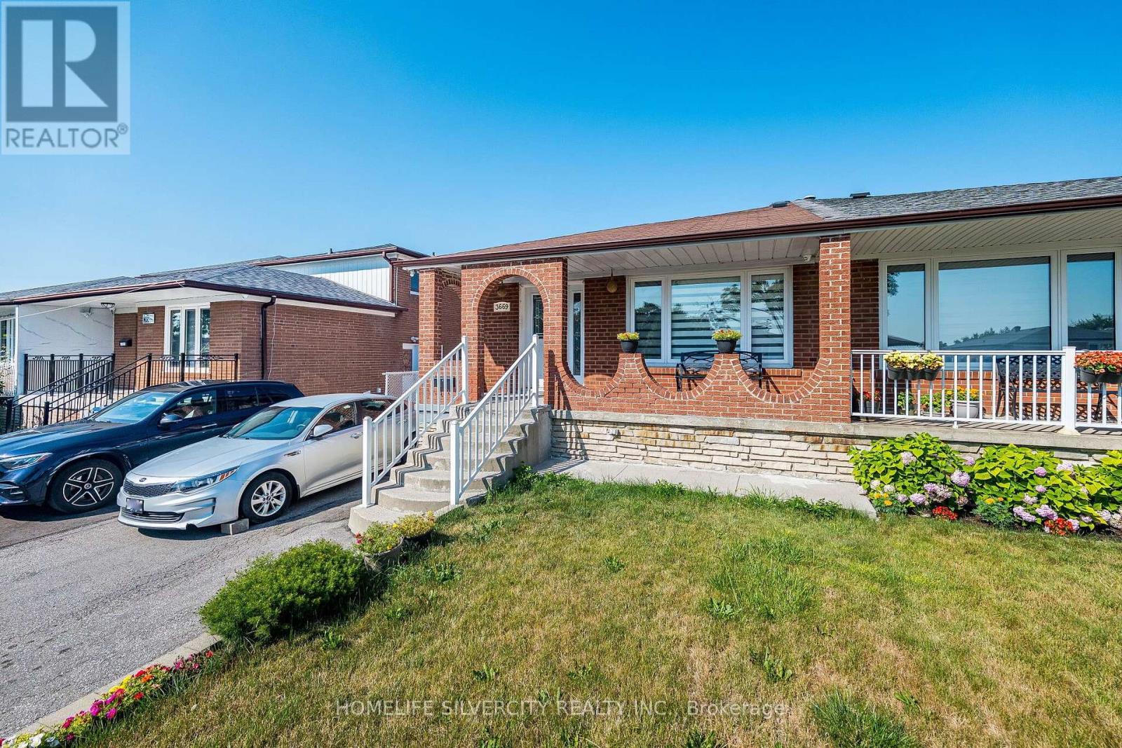 3669 Corliss Crescent Property Photo 5