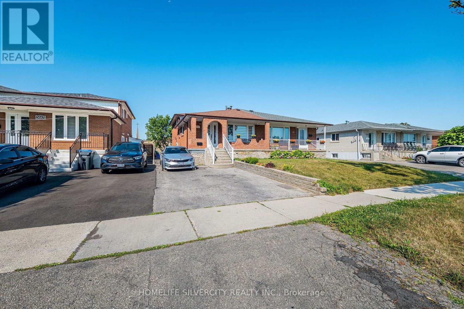 3669 Corliss Crescent Property Photo 6