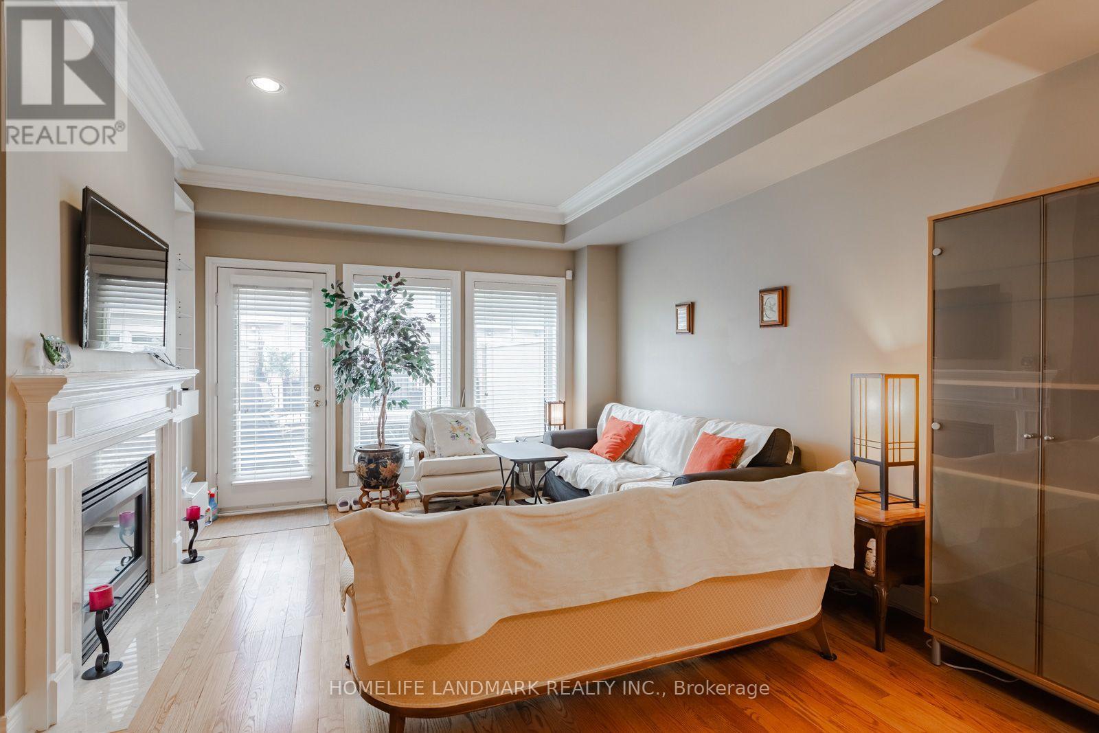 B - 2283 Lake Shore Boulevard W Property Photo 6