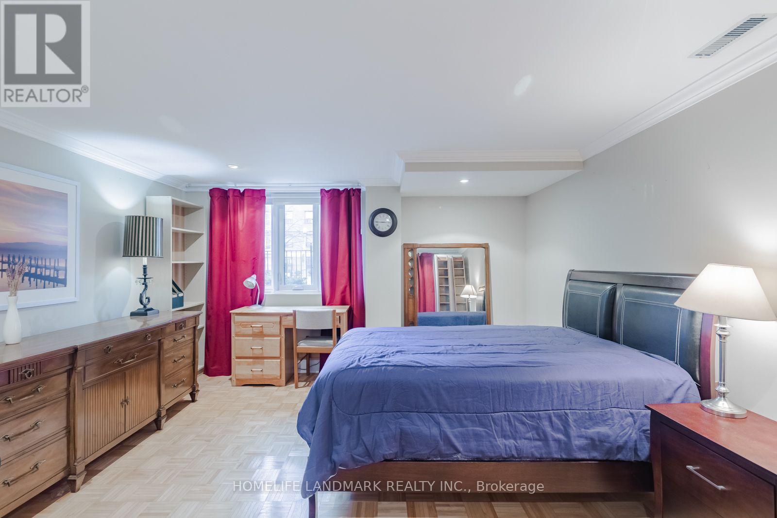 B - 2283 Lake Shore Boulevard W Property Photo 14