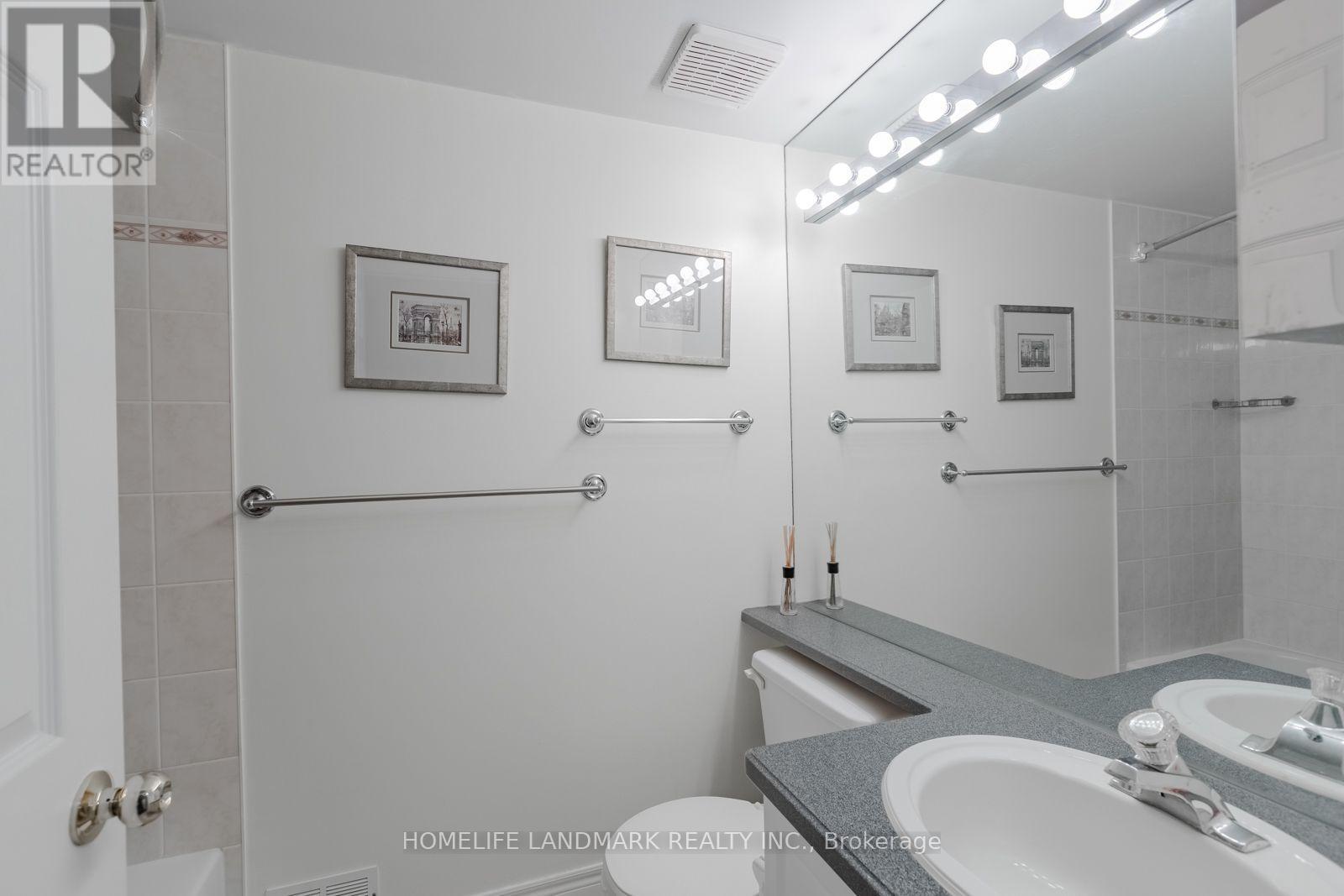 B - 2283 Lake Shore Boulevard W Property Photo 15
