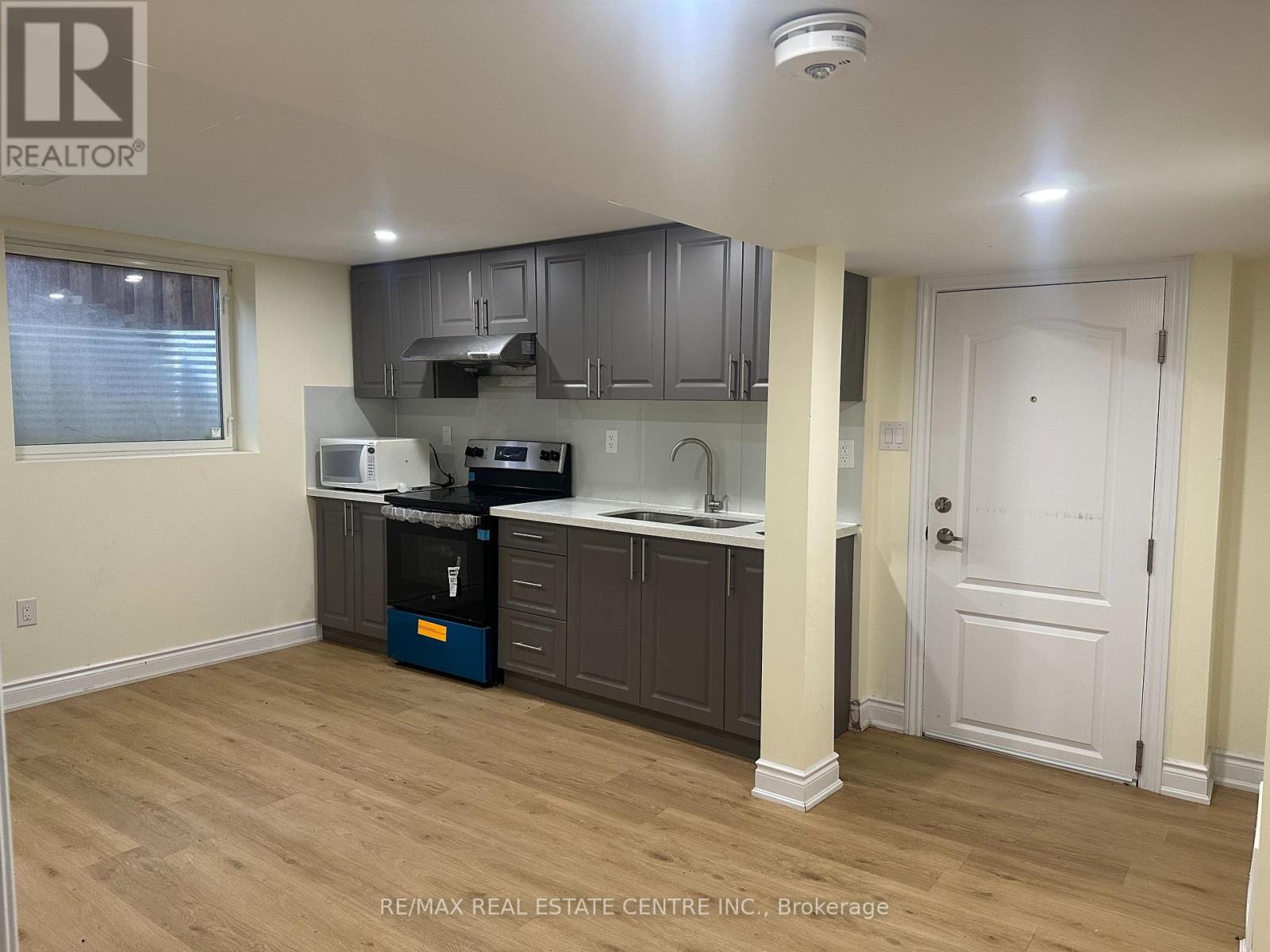 31 Haslemere Avenue Property Photo 1