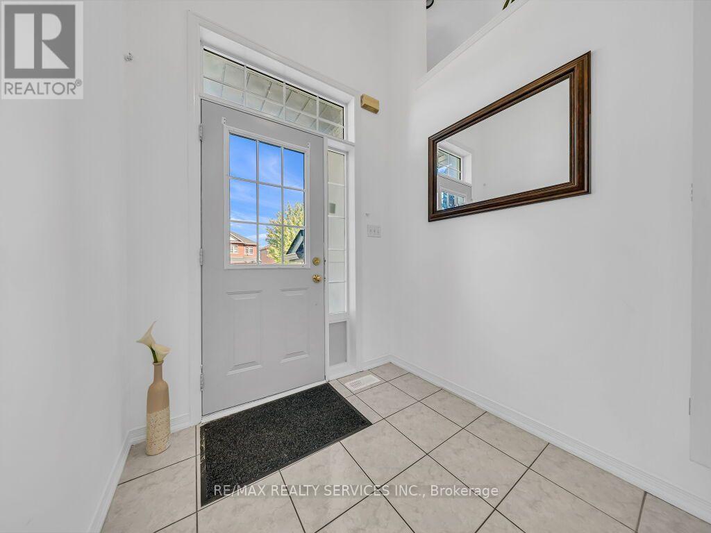 101 River Rock Crescent Property Photo 6