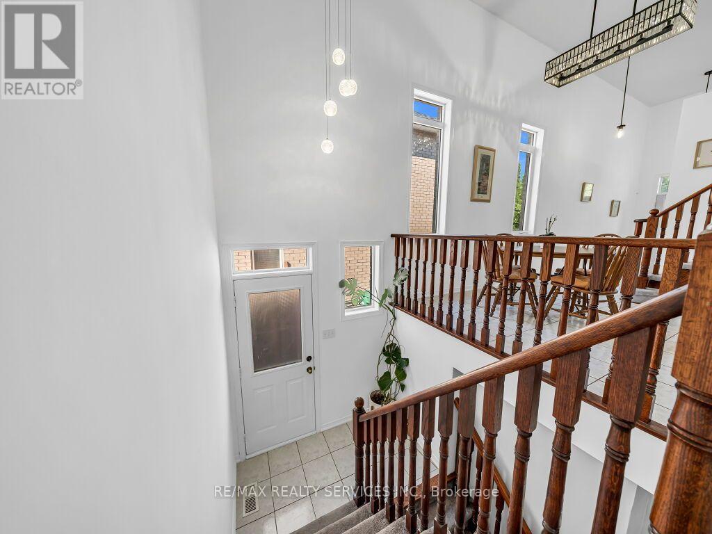 101 River Rock Crescent Property Photo 7