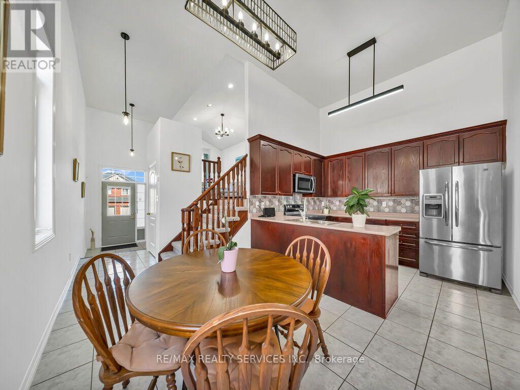101 River Rock Crescent Property Photo 10