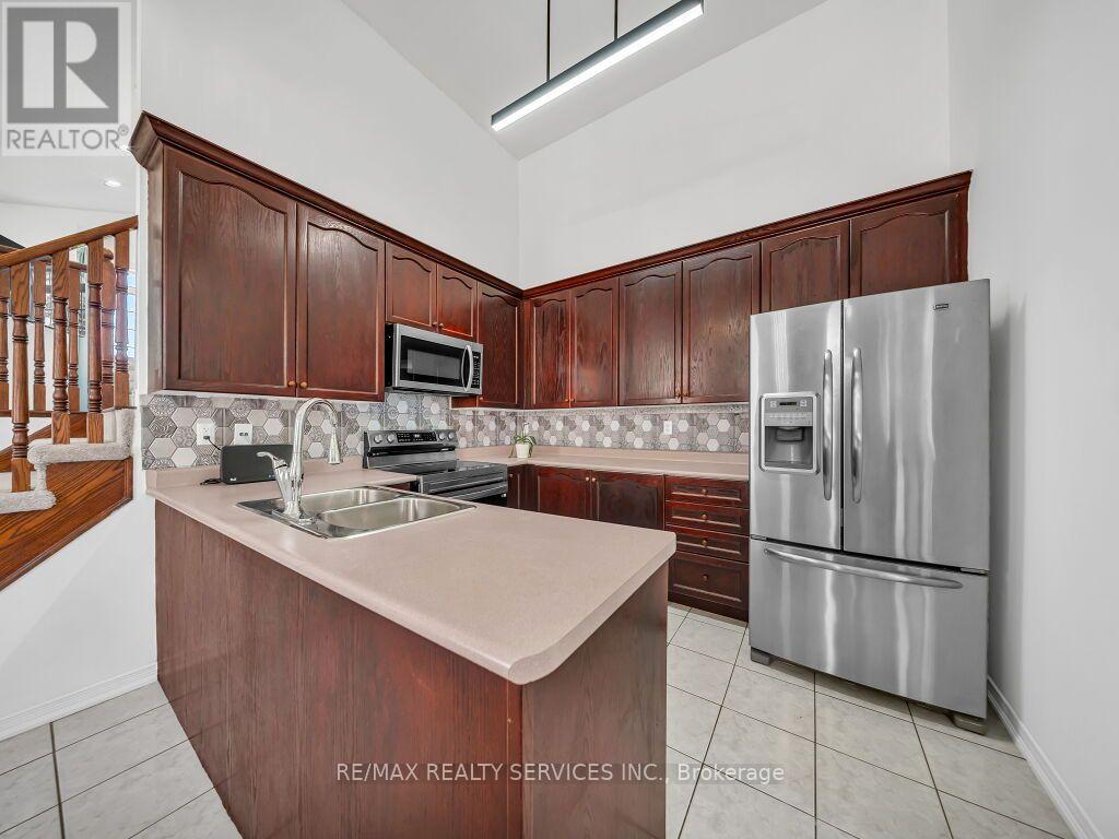 101 River Rock Crescent Property Photo 11