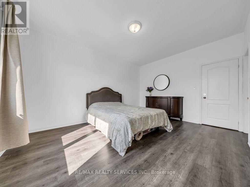 101 River Rock Crescent Property Photo 18