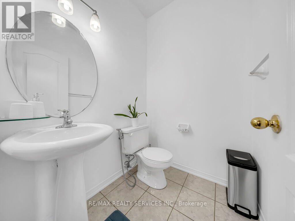 101 River Rock Crescent Property Photo 21