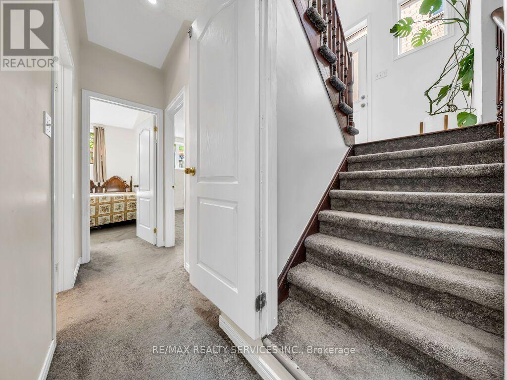 101 River Rock Crescent Property Photo 23