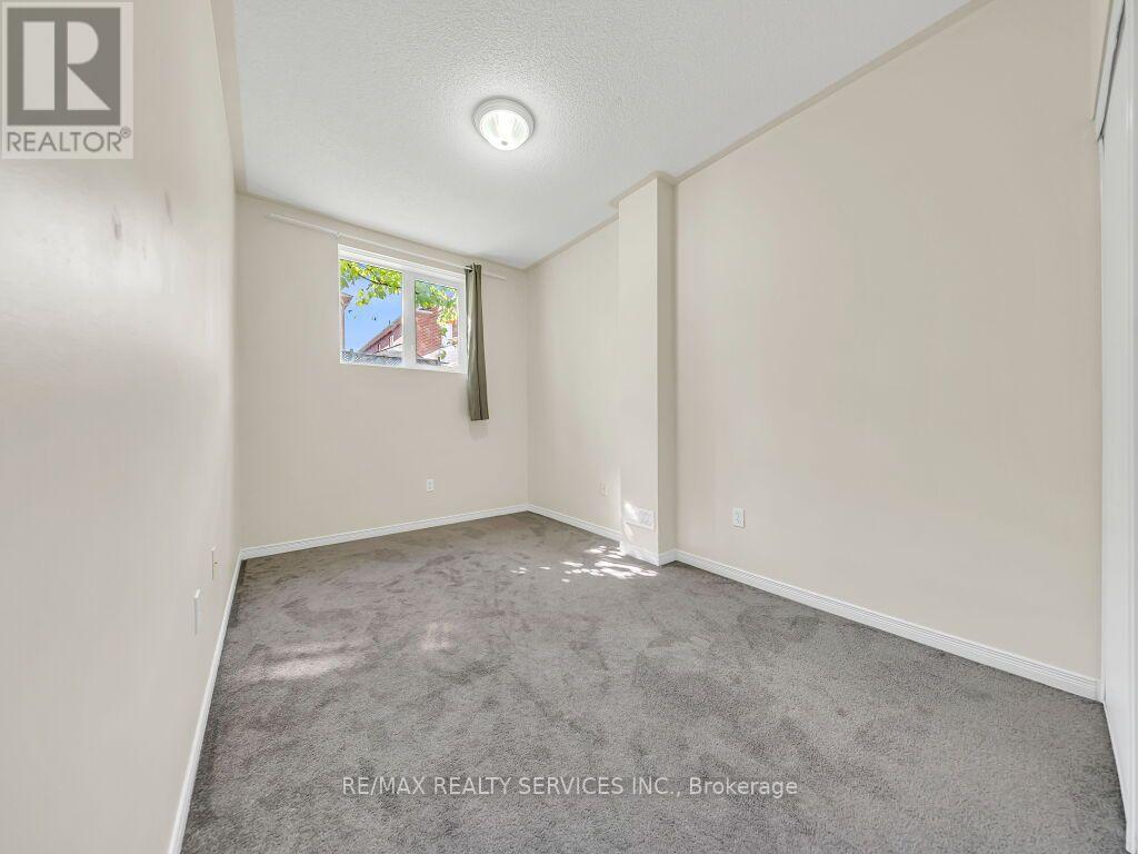 101 River Rock Crescent Property Photo 26