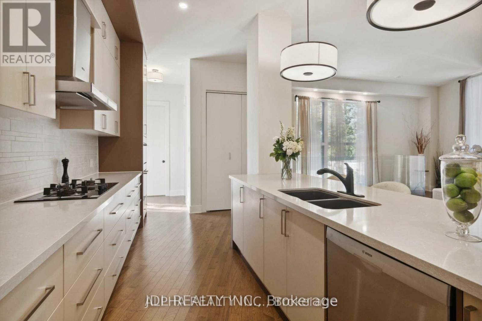 1436 Haig Boulevard Property Photo 14