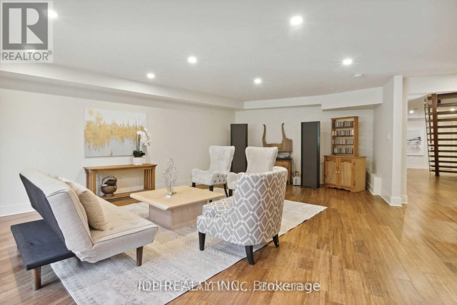 1436 Haig Boulevard Property Photo 33