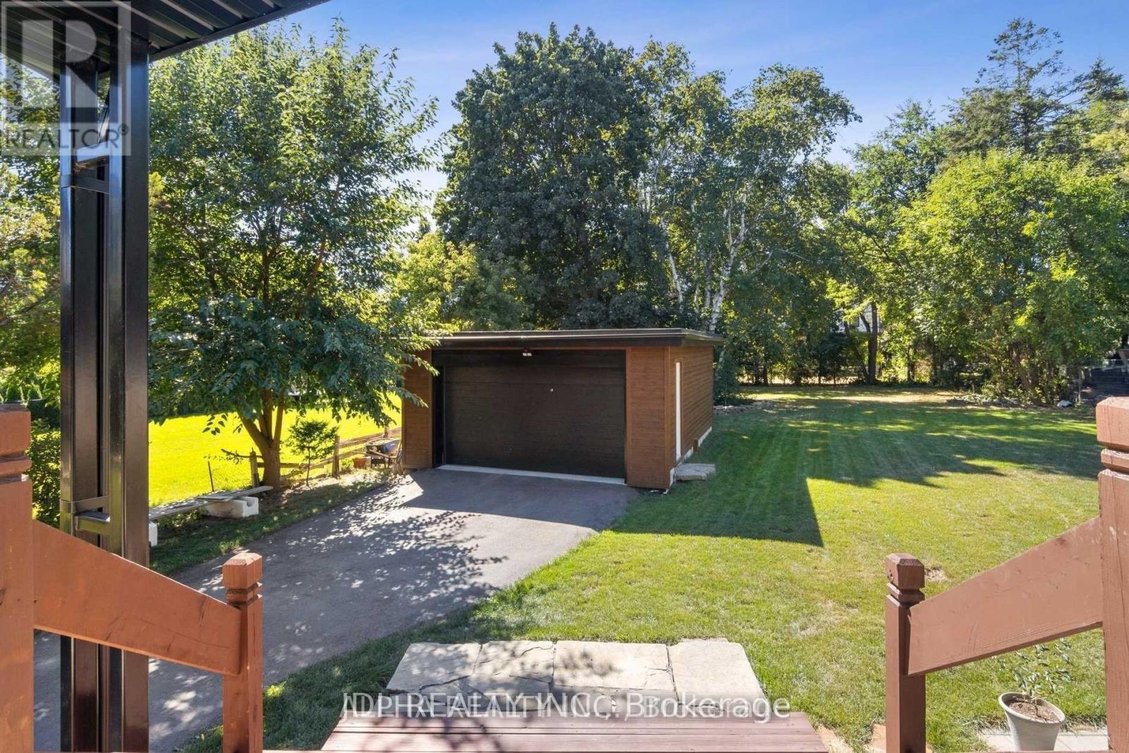 1436 Haig Boulevard Property Photo 38