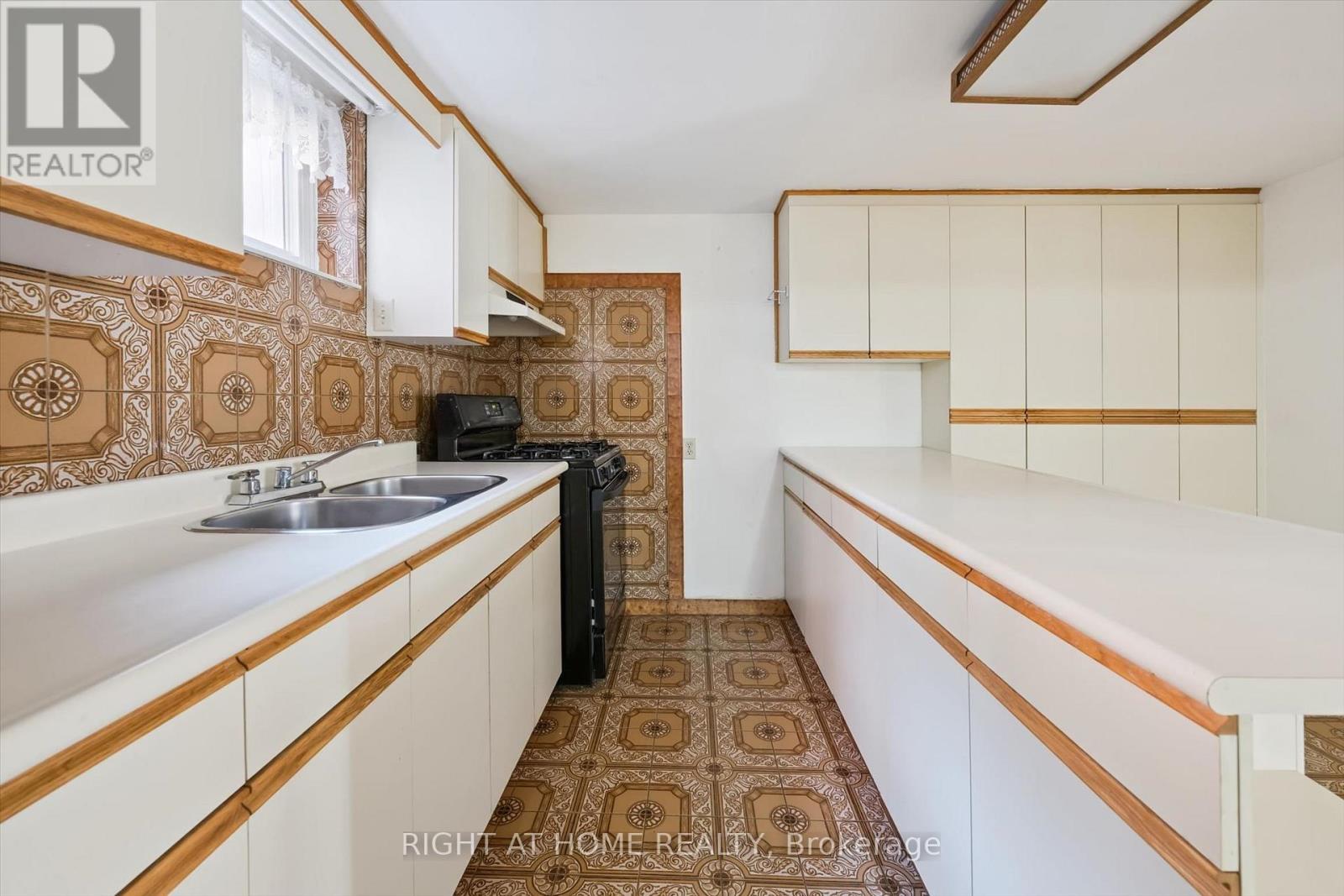27 Jocada Road Property Photo 29