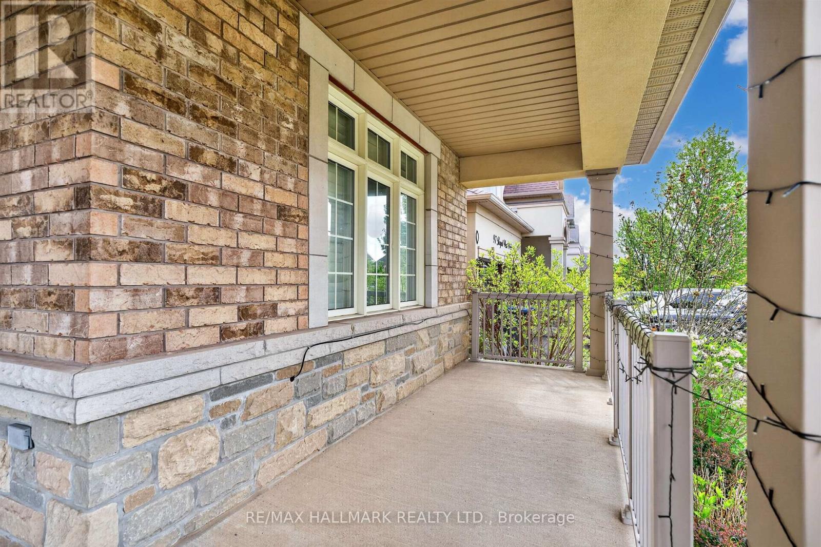 99 Royal West Drive Property Photo 4