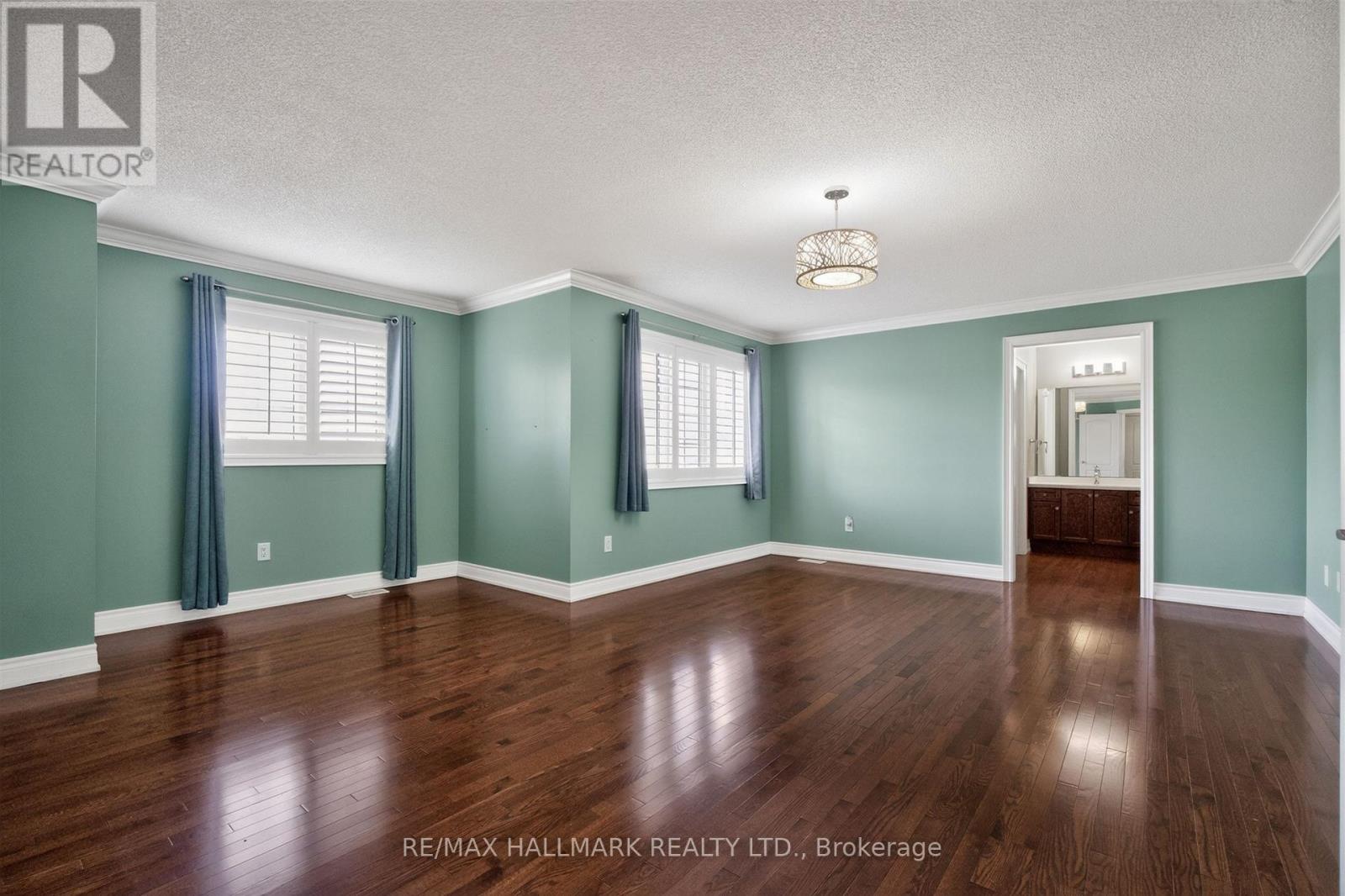 99 Royal West Drive Property Photo 20