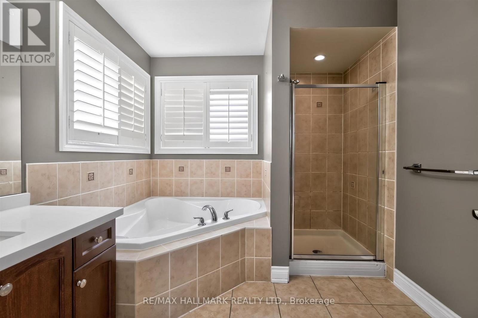 99 Royal West Drive Property Photo 23