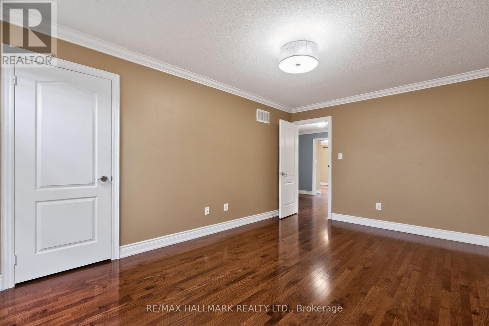 99 Royal West Drive Property Photo 28