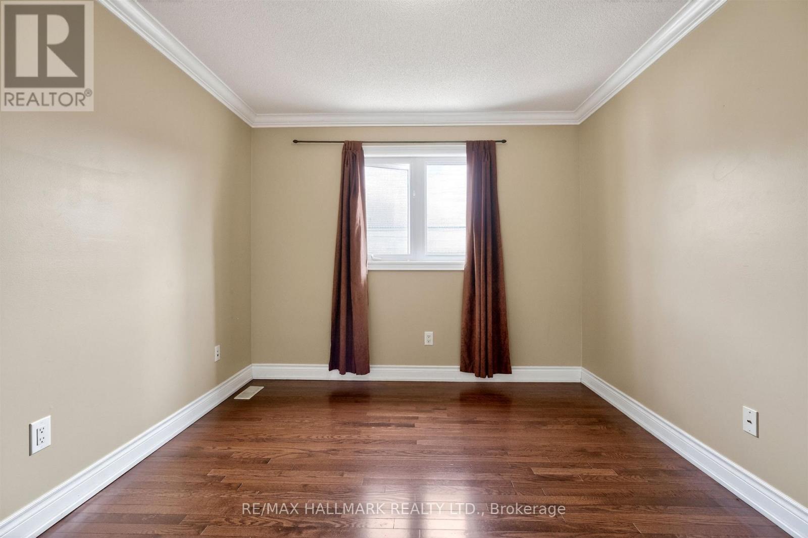 99 Royal West Drive Property Photo 31